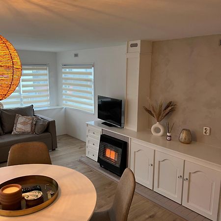Chalet Quattro In Bosrijke Omgeving 앵루 외부 사진